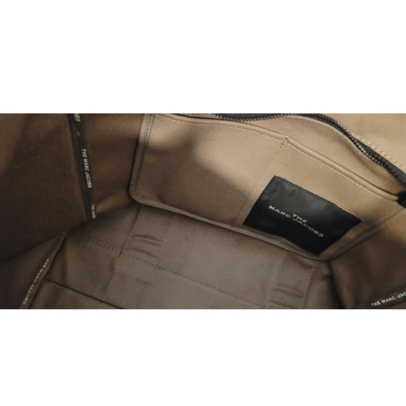 Marc Jacob Large Tote Bag - Picture 7 of 8